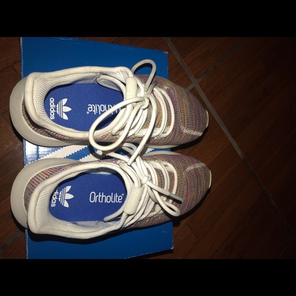 Adidas - Picture 4 of 5